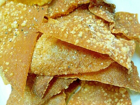 超簡単☆餃子の皮チップス(ブラックペッパー味)